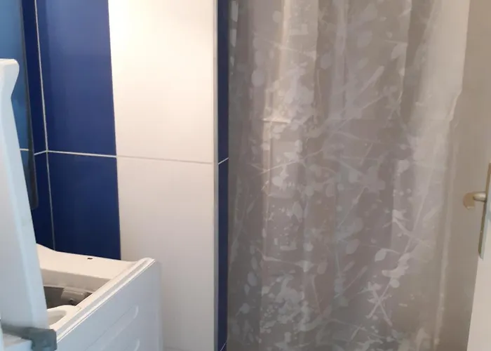 Apartman Acces Direct A La *